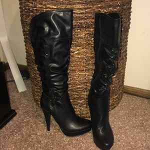 NWOT GUESS knee high boots